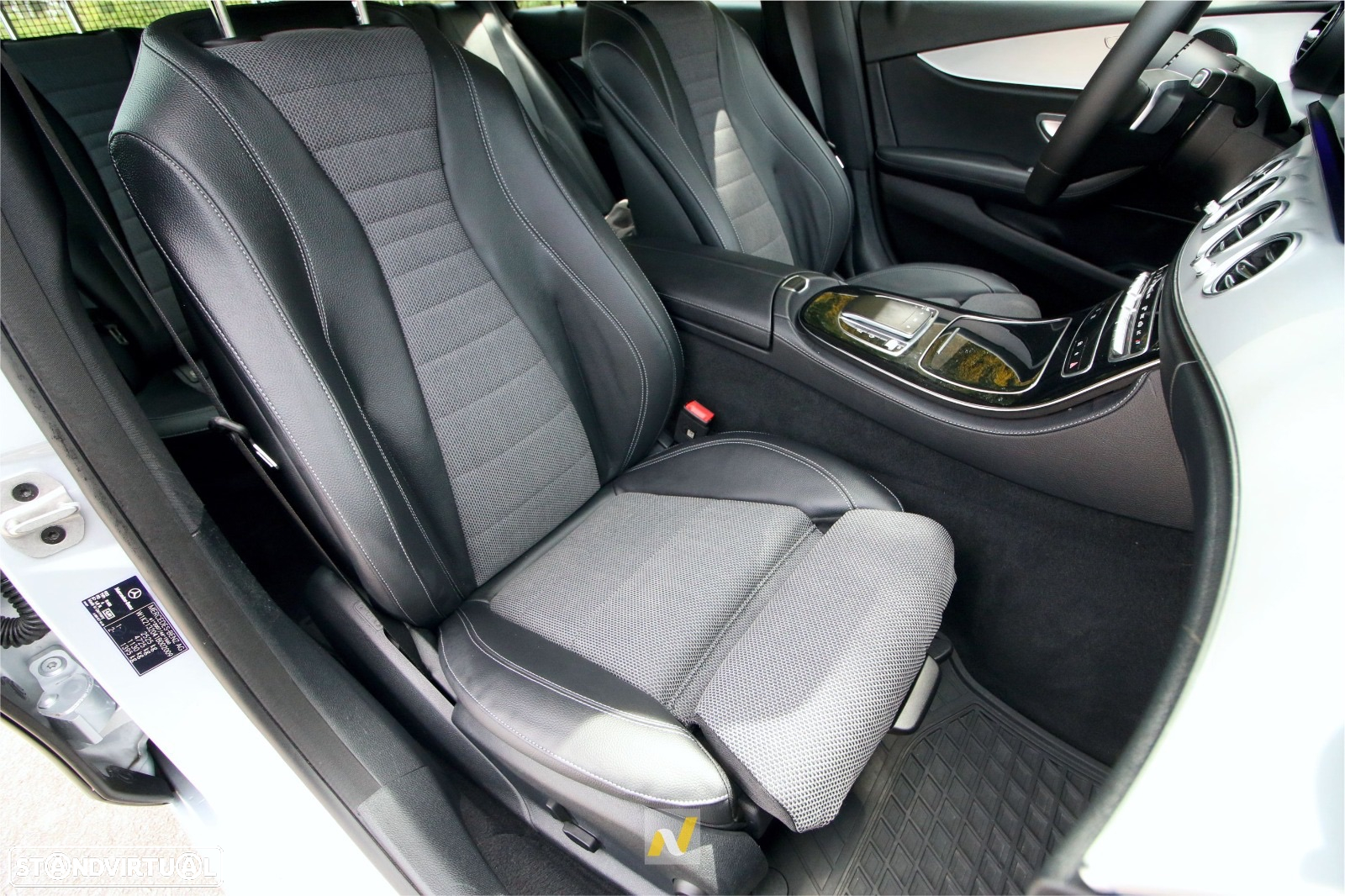 Mercedes-Benz E 220 d 4Matic T 9G-TRONIC Avantgarde - 18