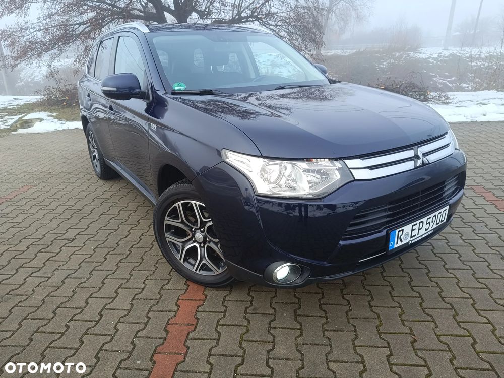 Mitsubishi Outlander 2.0 Invite + 2WD - 1