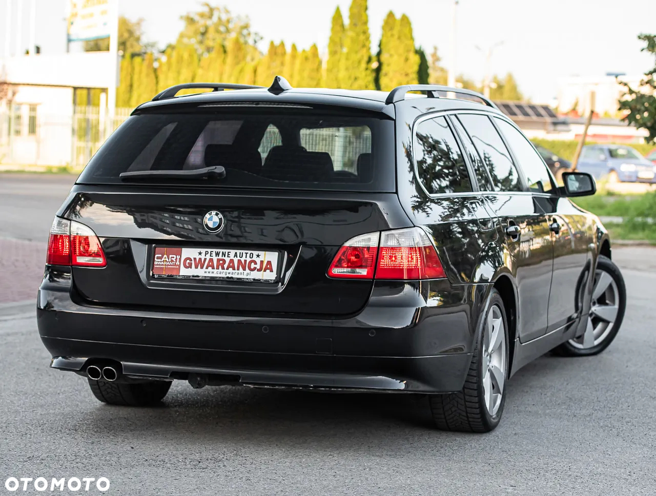 BMW Seria 5 525xi Touring - 10