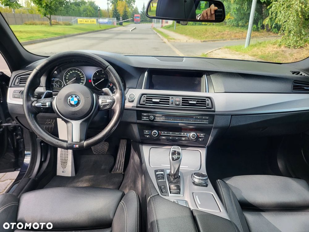 BMW Seria 5 525d xDrive - 16