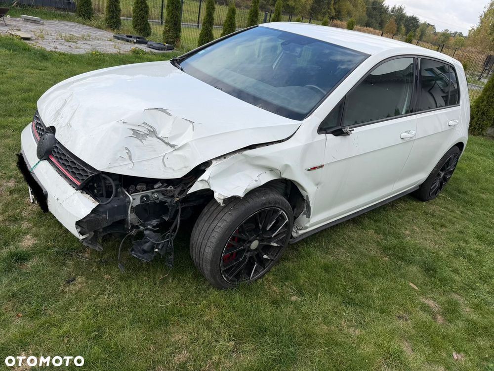 Volkswagen Golf GTI Performance BlueMotion Technology - 4