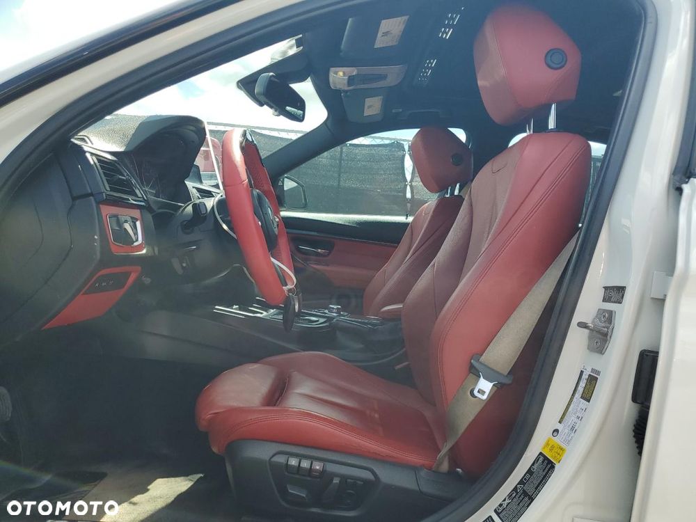 BMW Seria 3 335i Luxury Line - 2