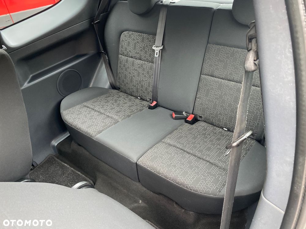 Mitsubishi Colt 1.1 - 12