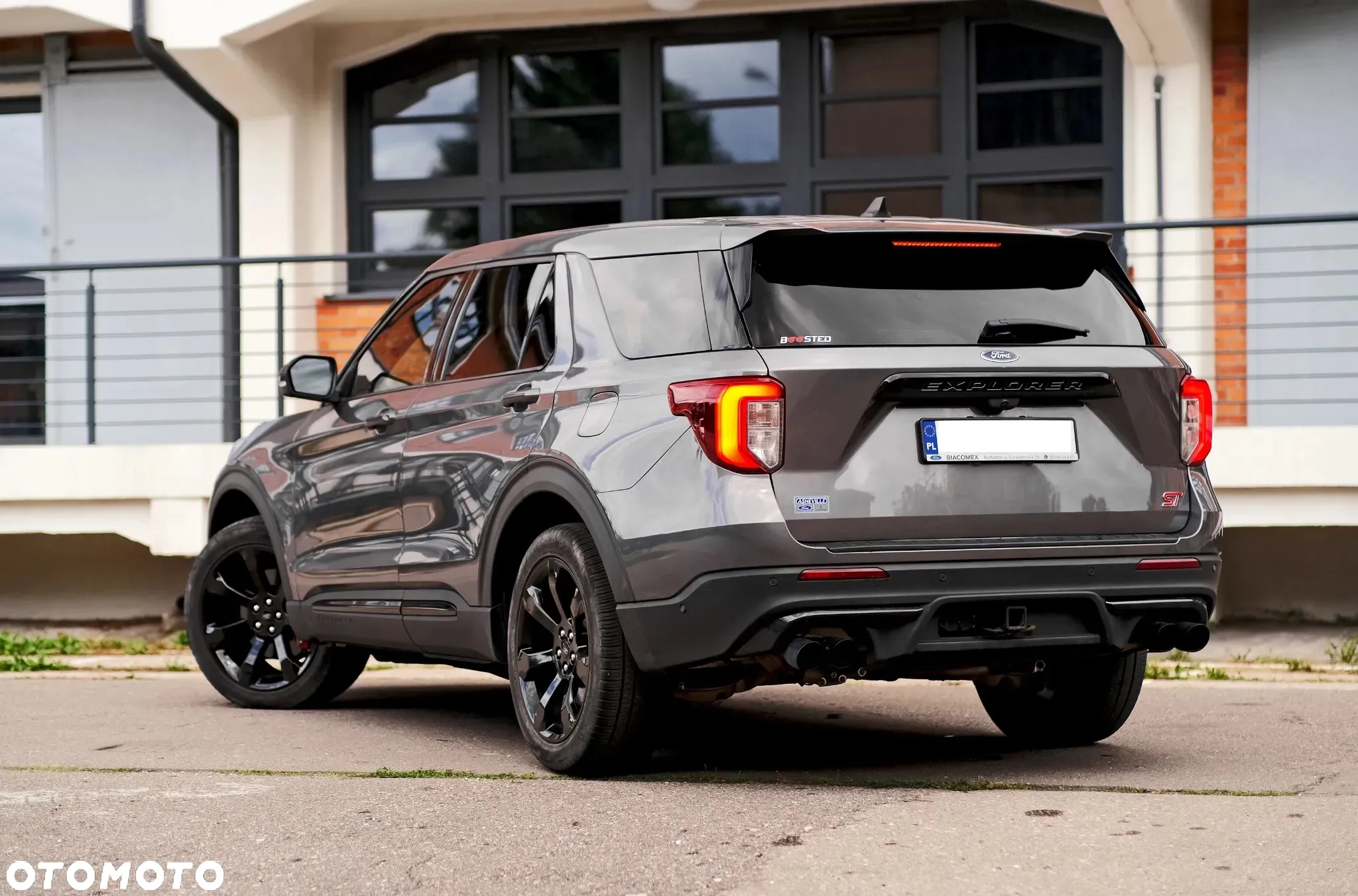 Ford Explorer - 33