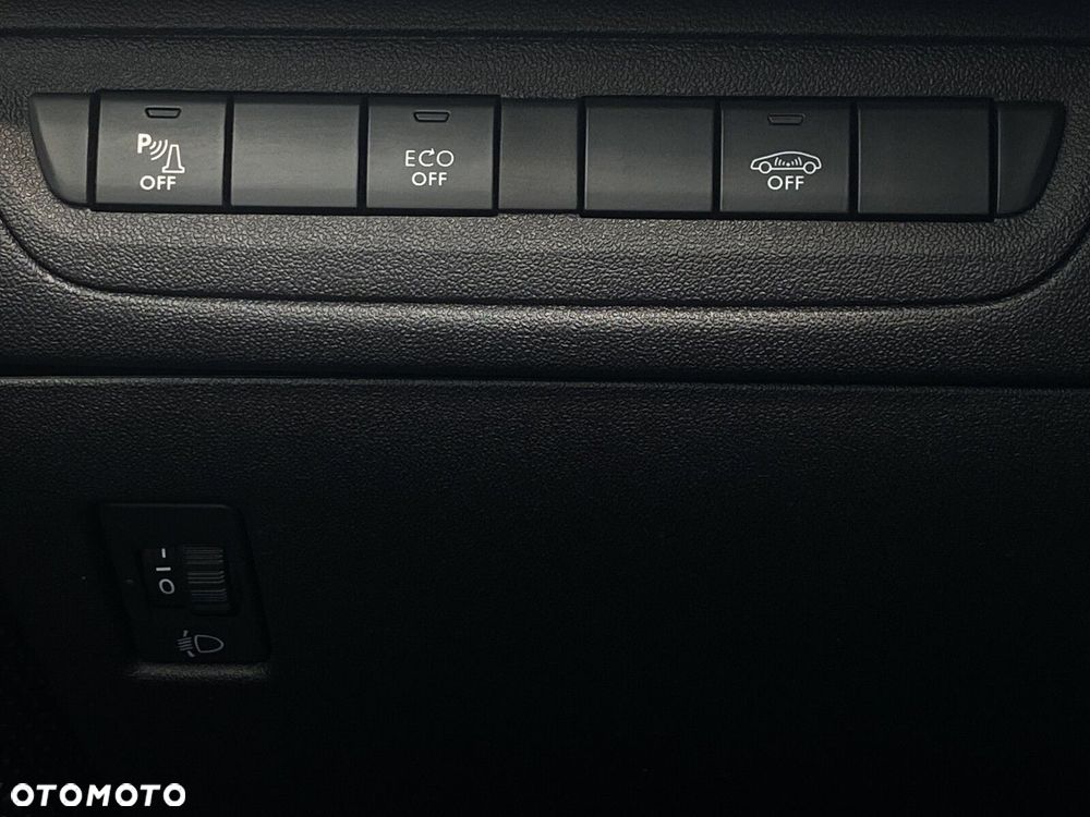Peugeot 2008 1.2 Pure Tech GPF Allure S&S - 22