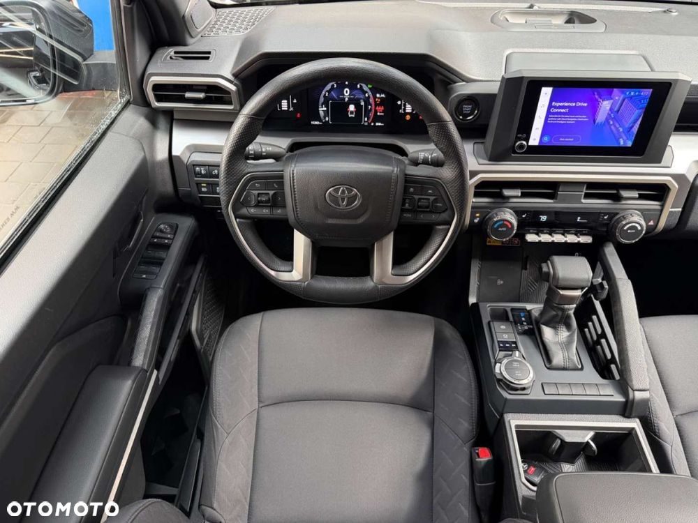 Toyota Tacoma - 27