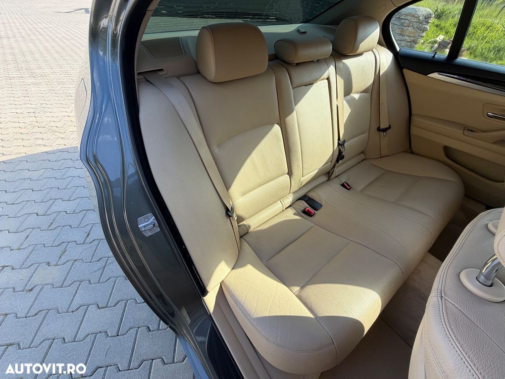 BMW Seria 5 520d Aut. - 39