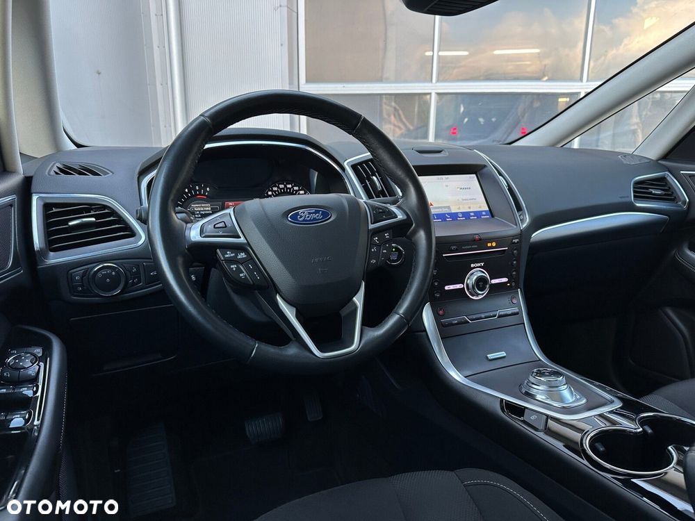 Ford S-Max - 12