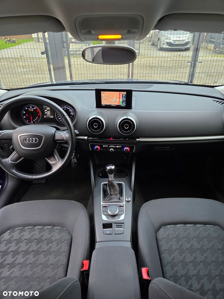 Audi A3 Sportback 1.4 TFSI S line Sportpaket - 4