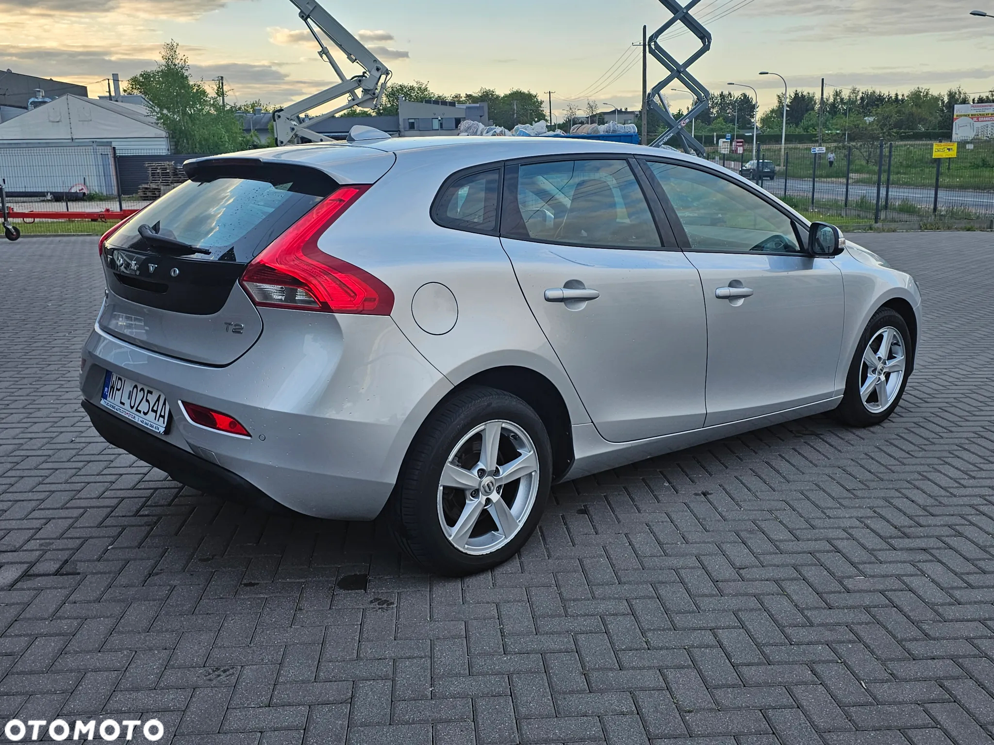 Volvo V40 T2 Summum - 3