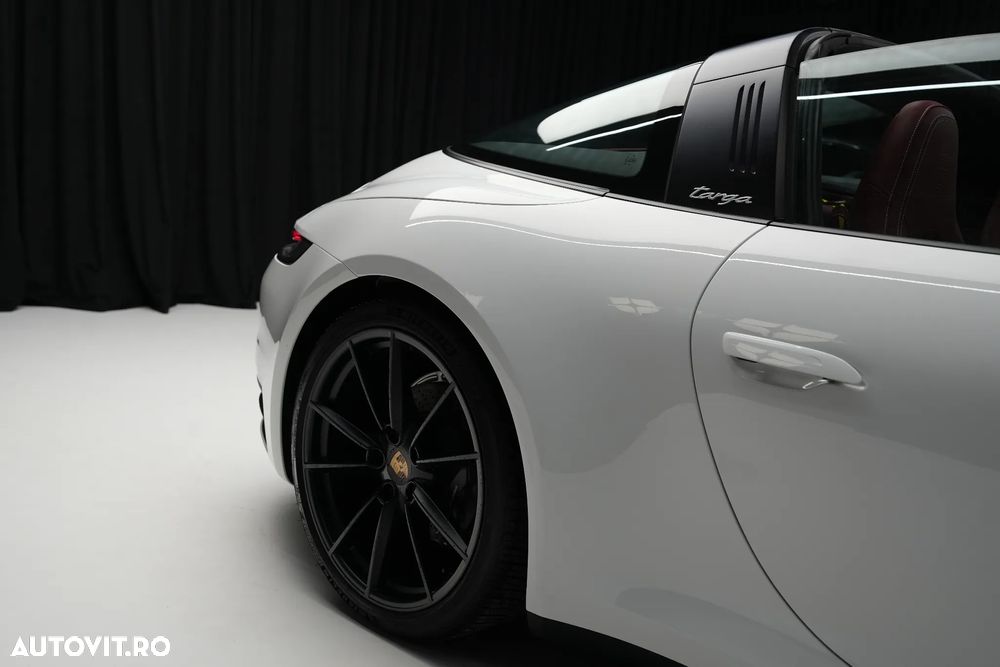 Porsche 911 Targa 4 PDK - 36