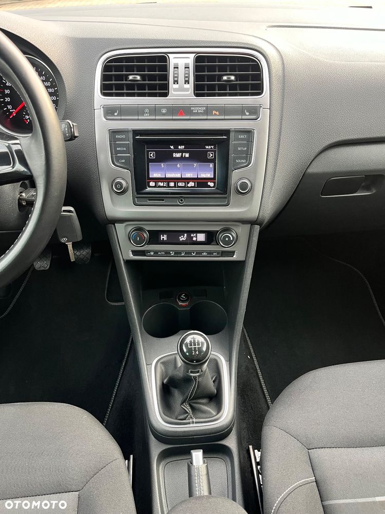 Volkswagen Polo 1.4 TDI Blue Motion Technology Lounge - 22