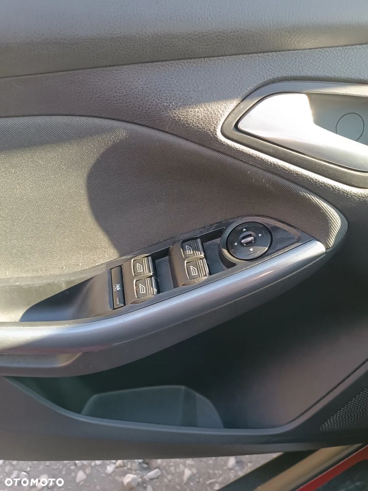 Ford Focus 1.6 EcoBoost Titanium - 17