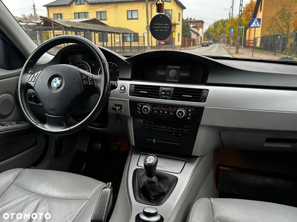 BMW Seria 3 - 23