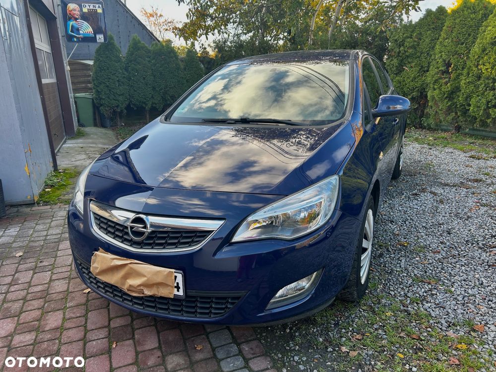 Opel Astra 2012 photo 3