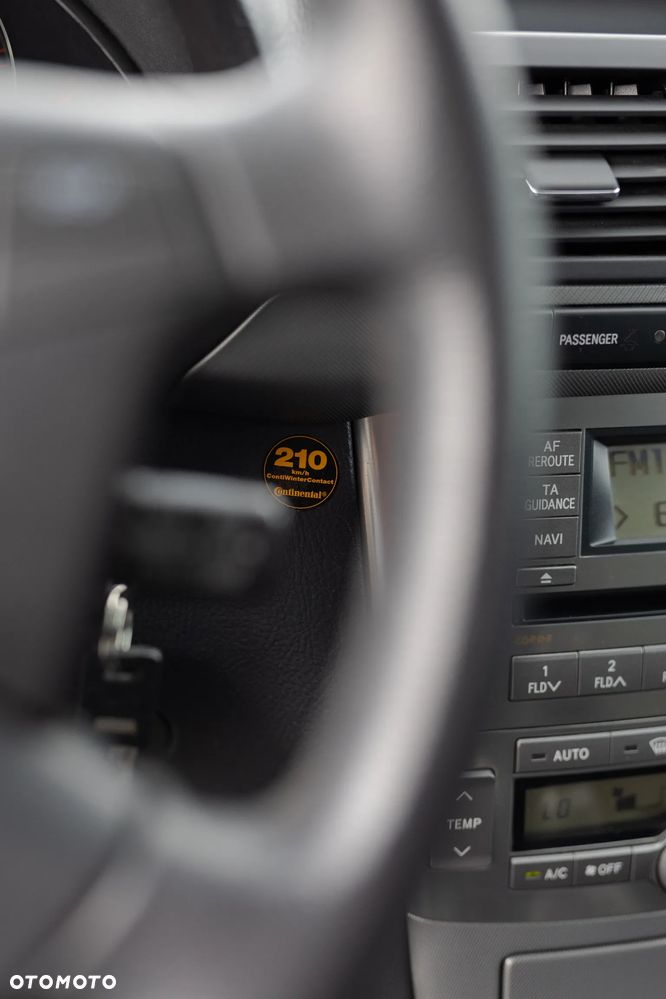 Toyota Avensis 2.0 VVT-i Executive - 30