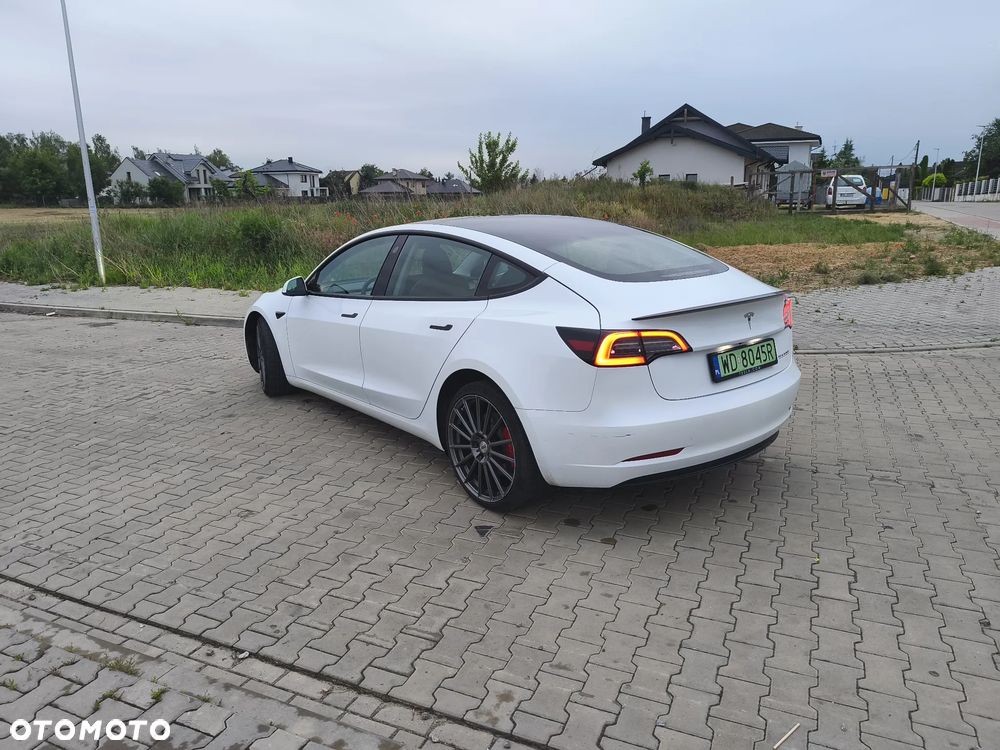 Tesla Model 3 - 9