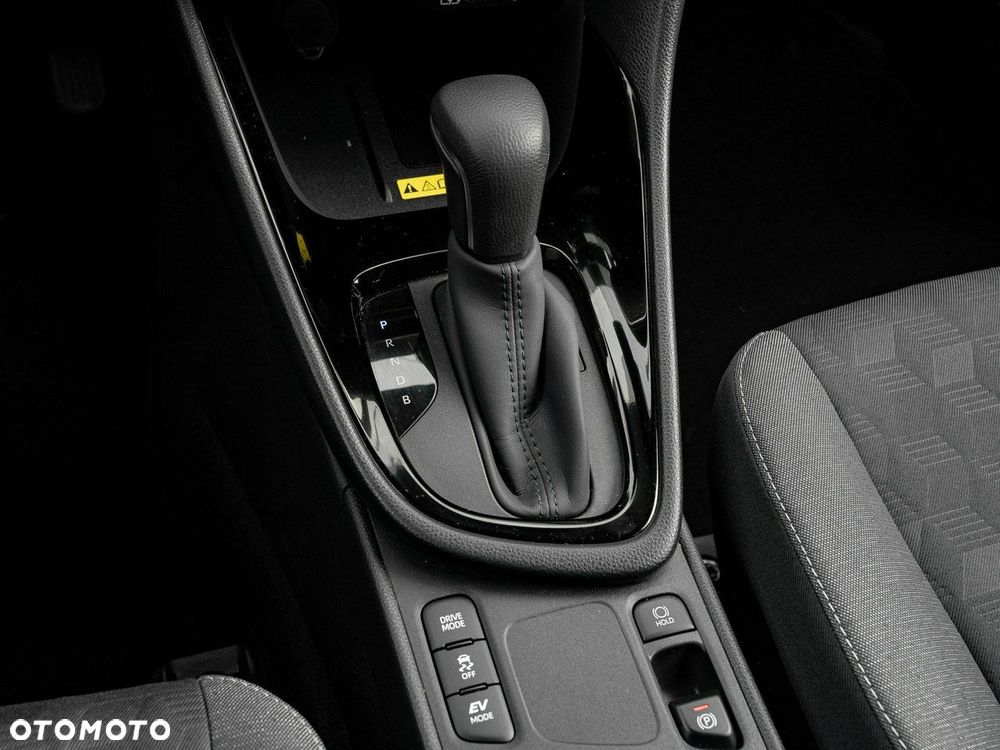 Toyota Yaris Hybrid 1.5 Selection Style - 19