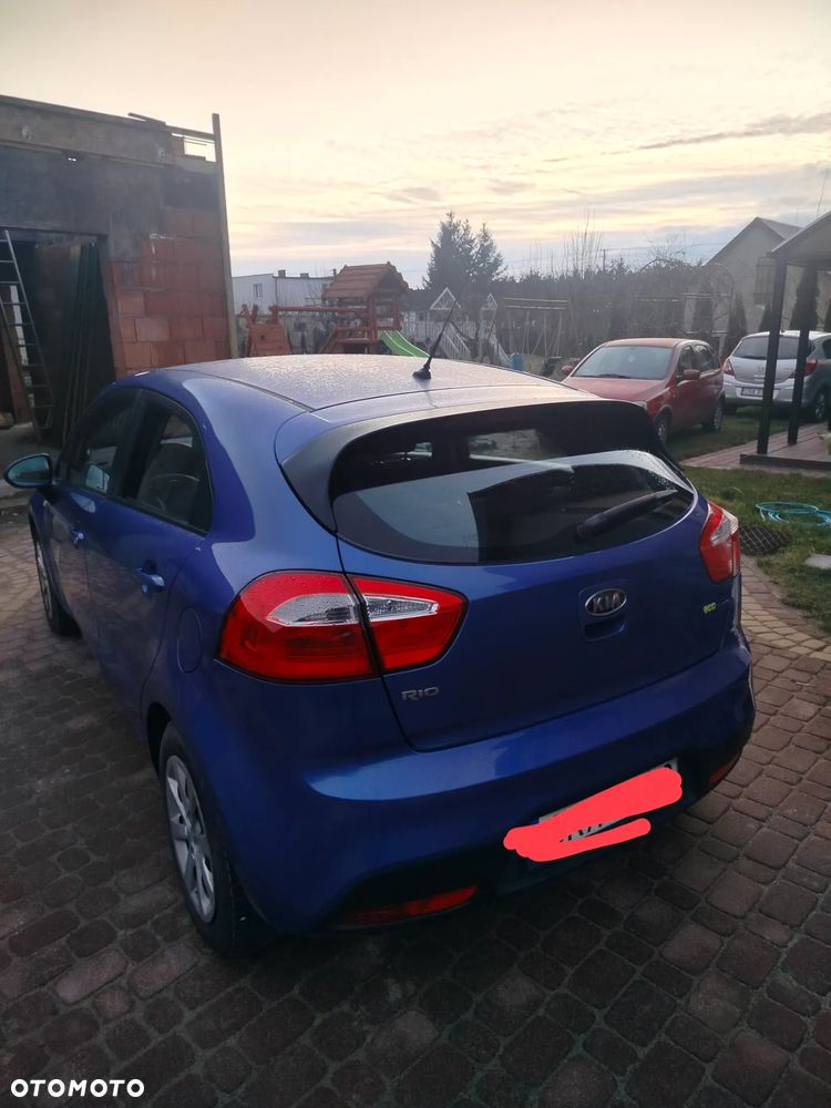 Kia Rio - 15