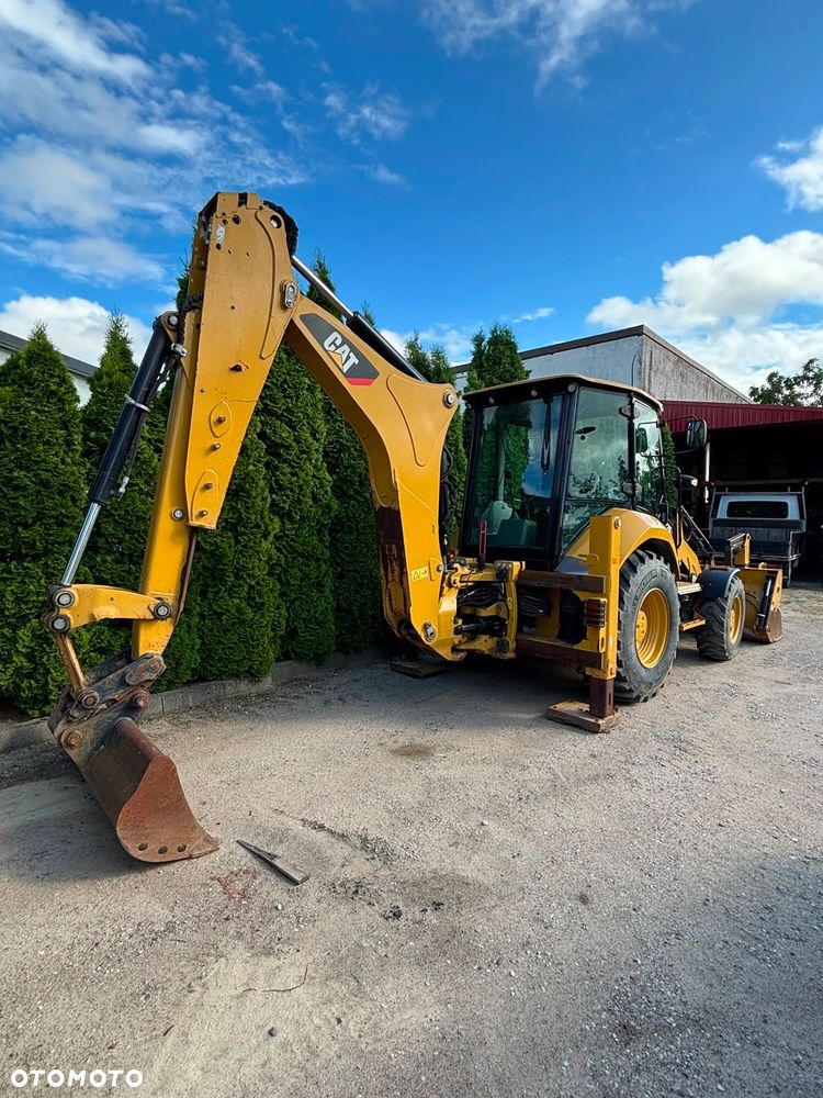 Caterpillar 427F2 - 3