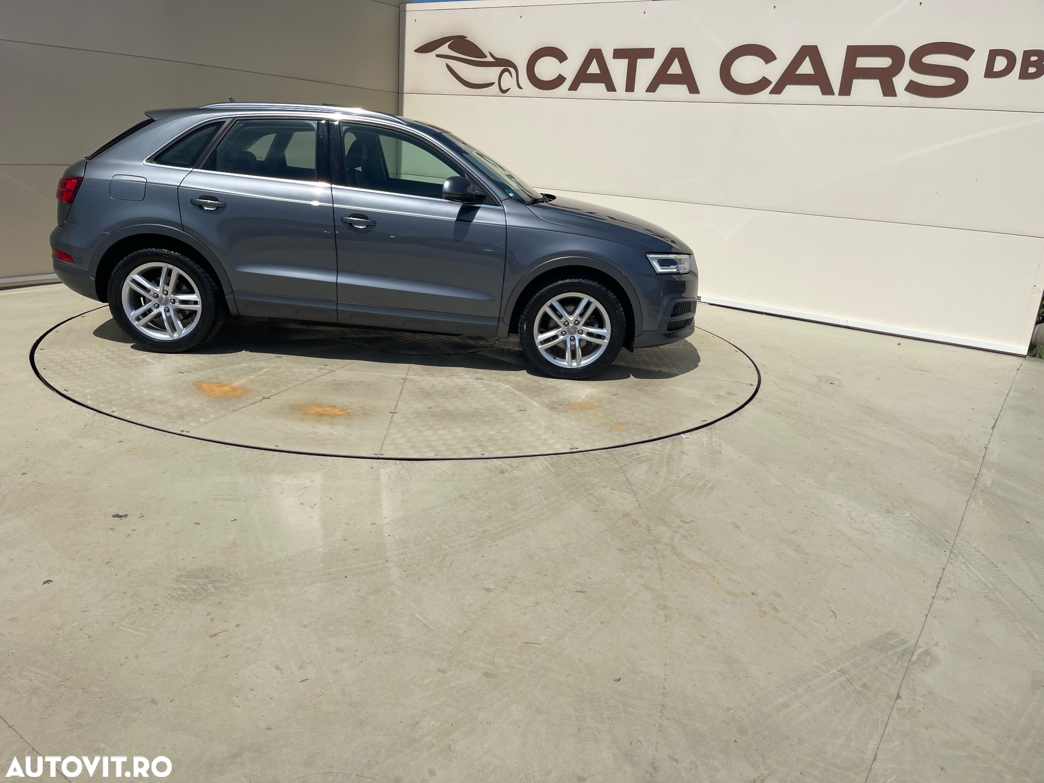 Audi Q3 2.0 TDI Quattro S tronic design - 17