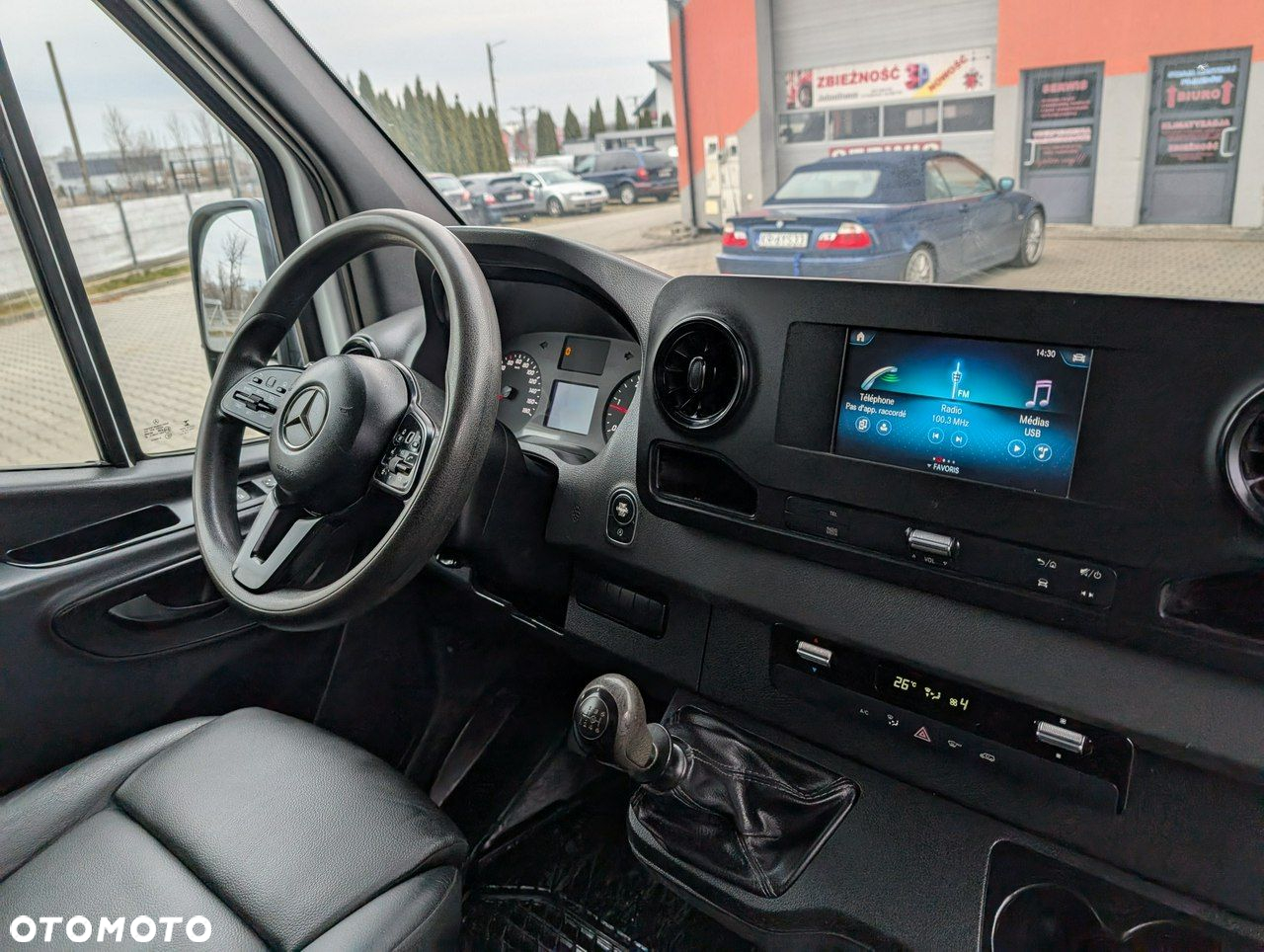 Mercedes-Benz Sprinter - 14