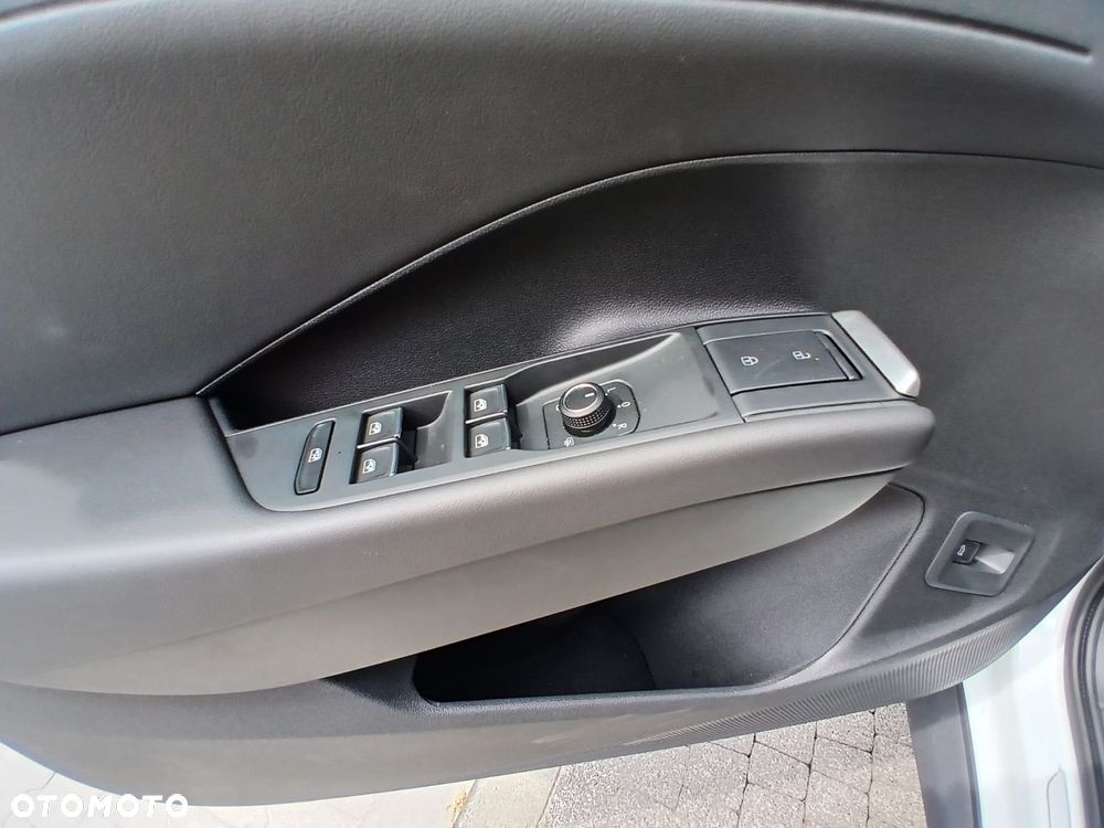 Volkswagen T-Roc 1.5 eTSI R-Line DSG - 24