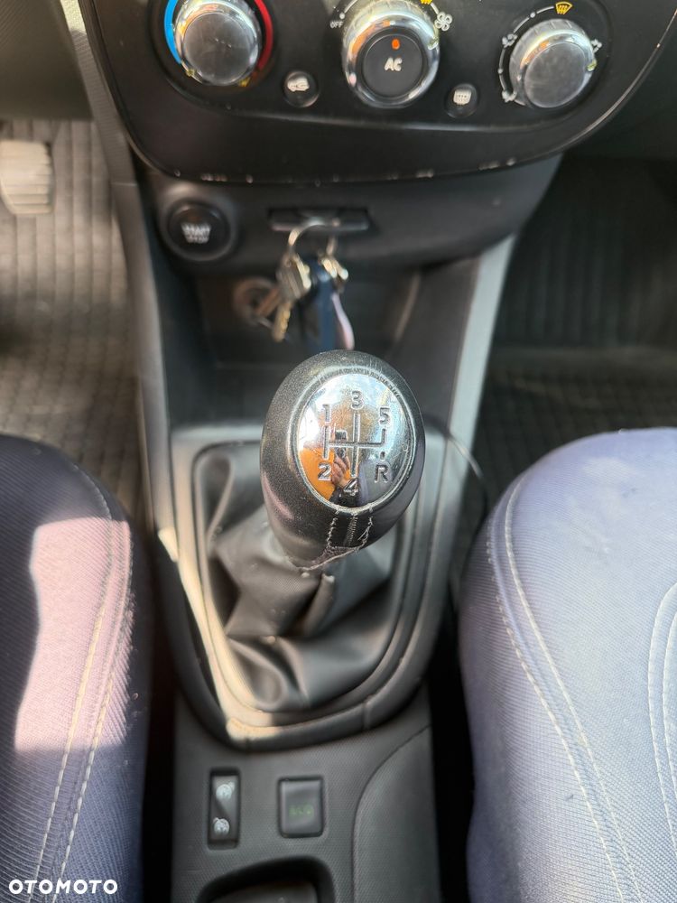 Renault Clio - 10