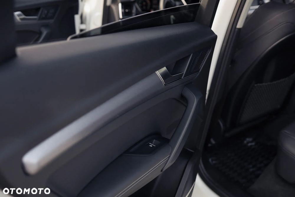 Audi Q5 55 TFSIe quattro S tronic S line - 27