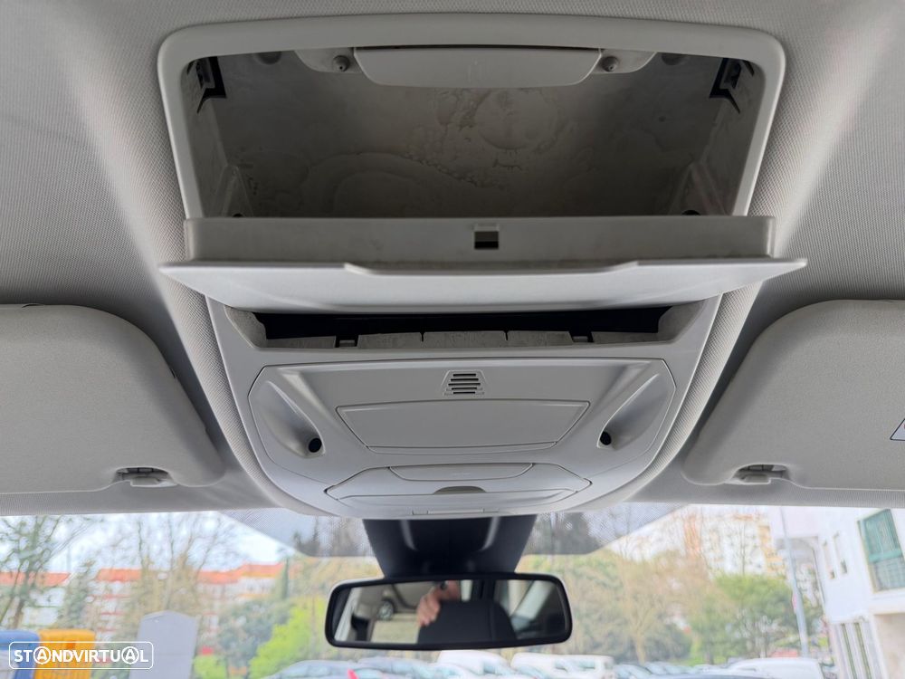 Ford C-Max 1.0 Ecoboost S&S Titanium - 24