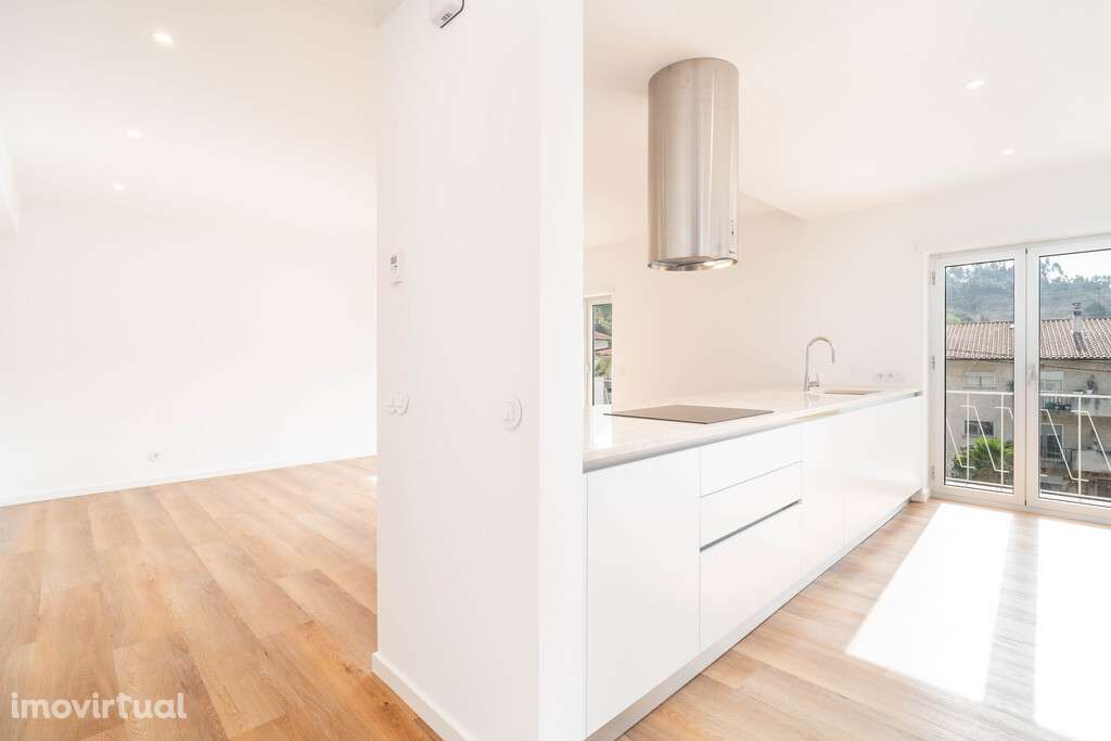 Apartamento T3 com garagem em zona de Antanhol - Grande imagem: 4/17