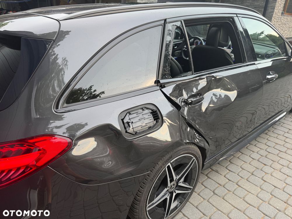 Mercedes-Benz Klasa C 300 mHEV 4-Matic AMG - 14