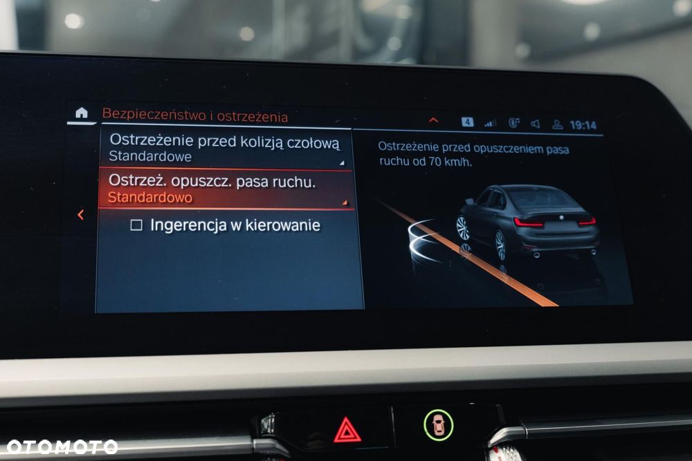BMW Seria 3 330i Advantage - 20