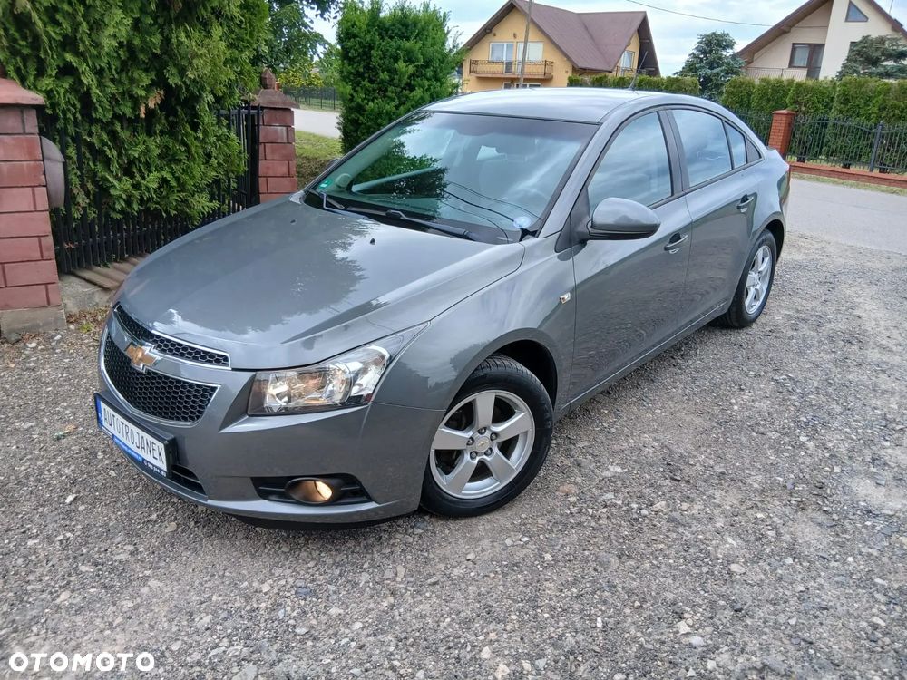 Chevrolet Cruze 1.8 LT+ - 9