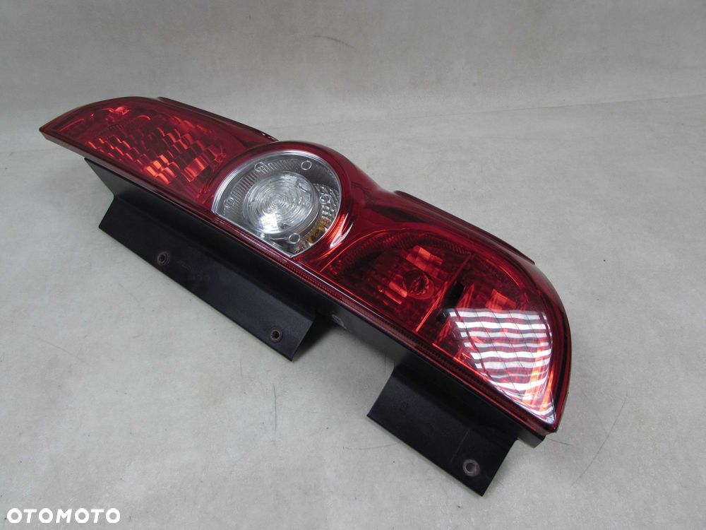 FIAT DOBLO II COMBO D 10-22 LAMPA TYL PRAWA TYLNA 20580748 519248430 - 1