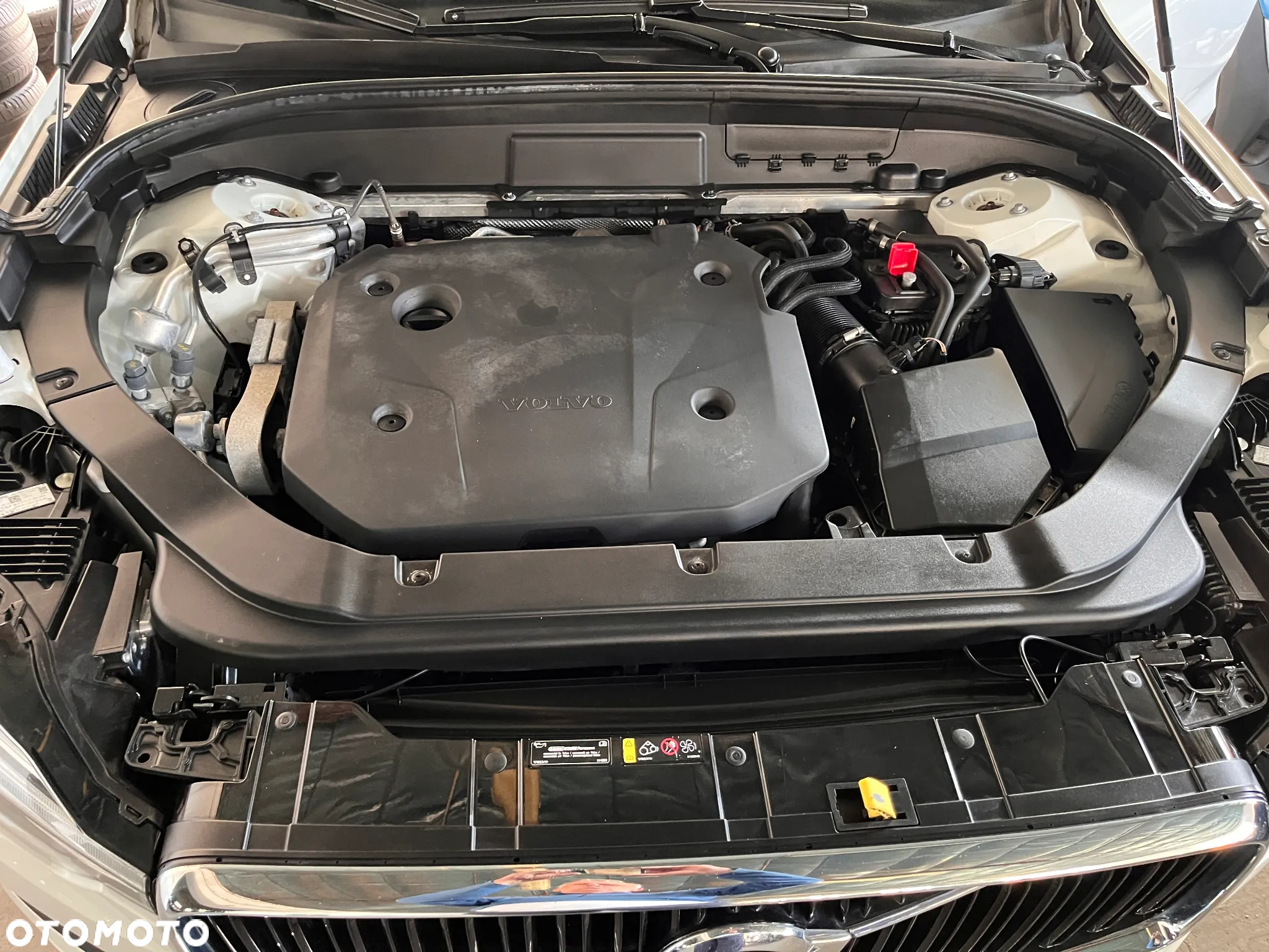 Volvo XC 60 B4 D AWD Geartronic Momentum Pro - 9