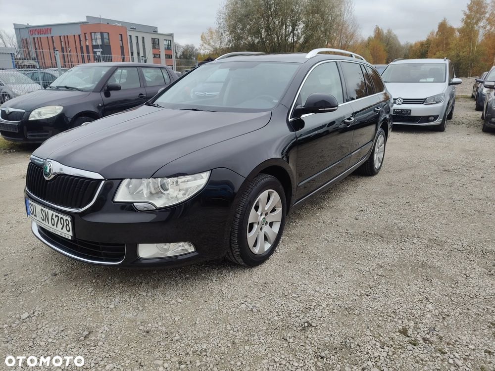Skoda Superb 2011 photo 2