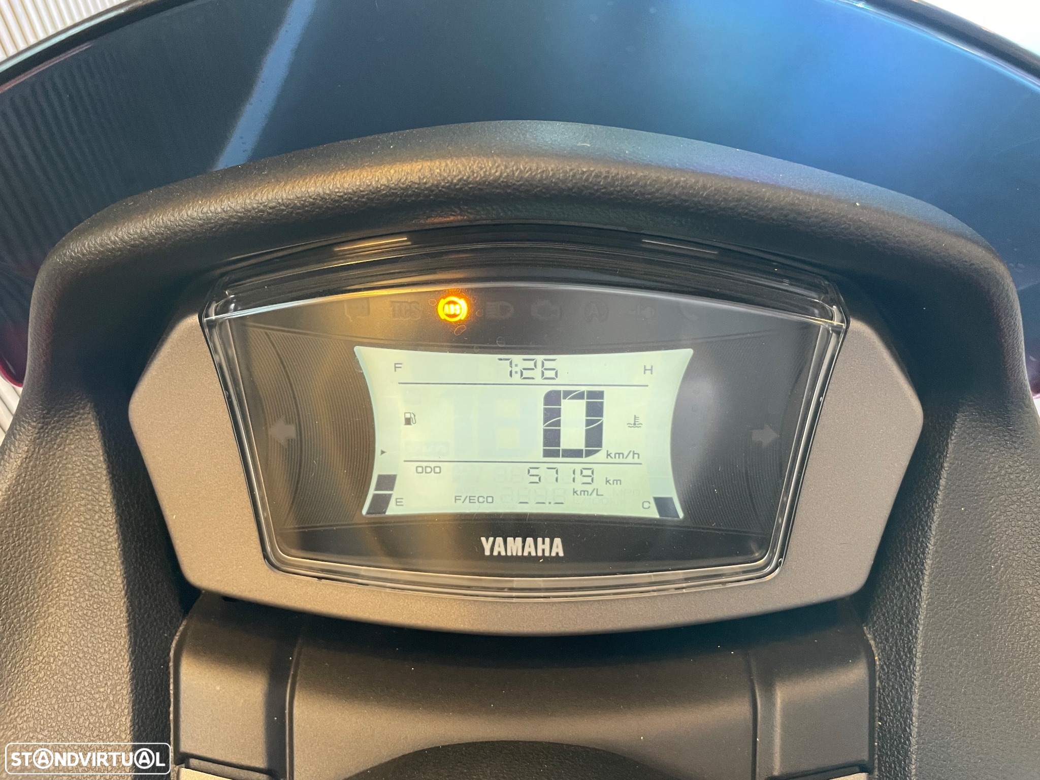 Yamaha NMAX - 11