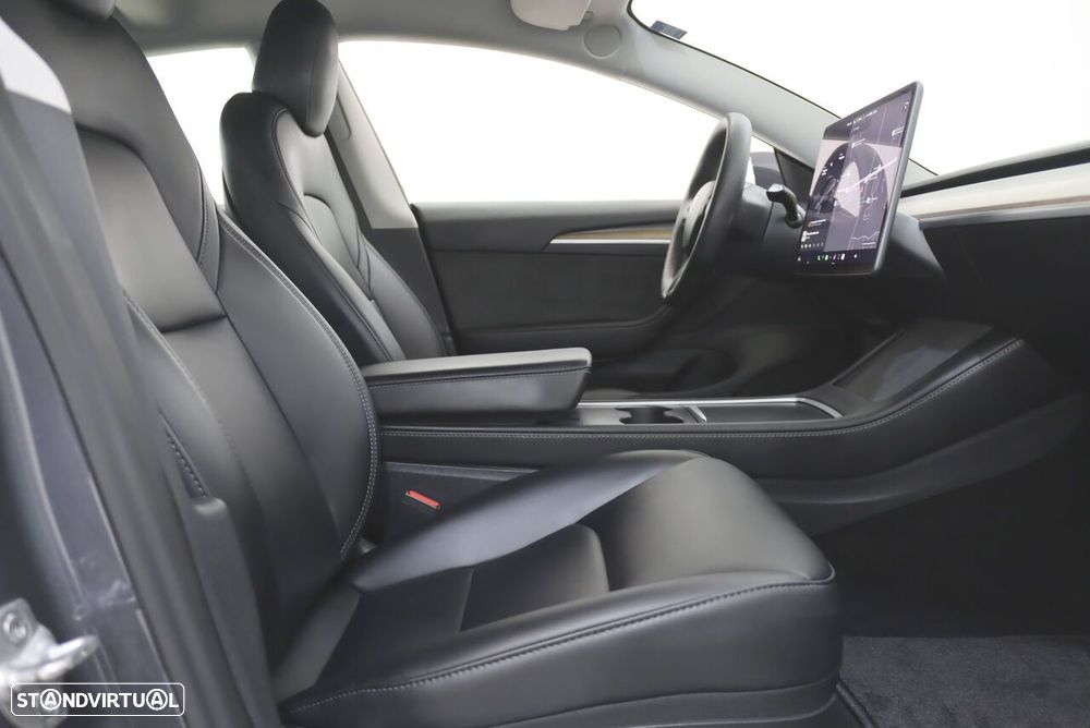 Tesla Model 3 - 9
