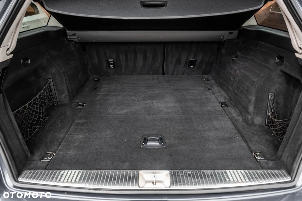 Mercedes-Benz Klasa E 350 BlueTEC 4-Matic Classic - 33