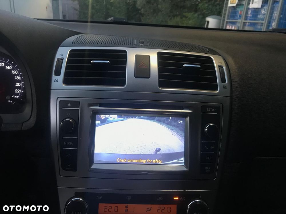 Toyota Avensis 1.8 Premium - 14