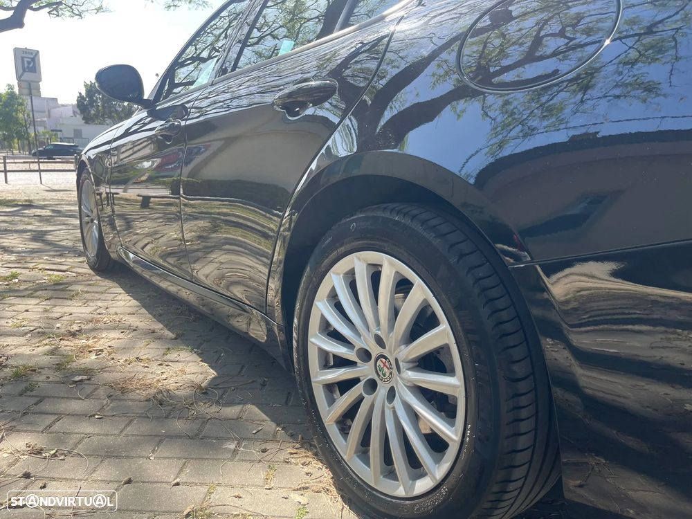 Alfa Romeo Giulia 2.2 D AT8 - 22