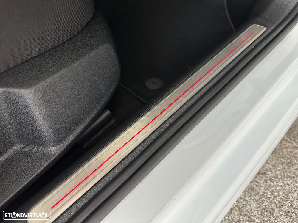 VW Golf 2.0 TSi GTi DSG Performance - 38