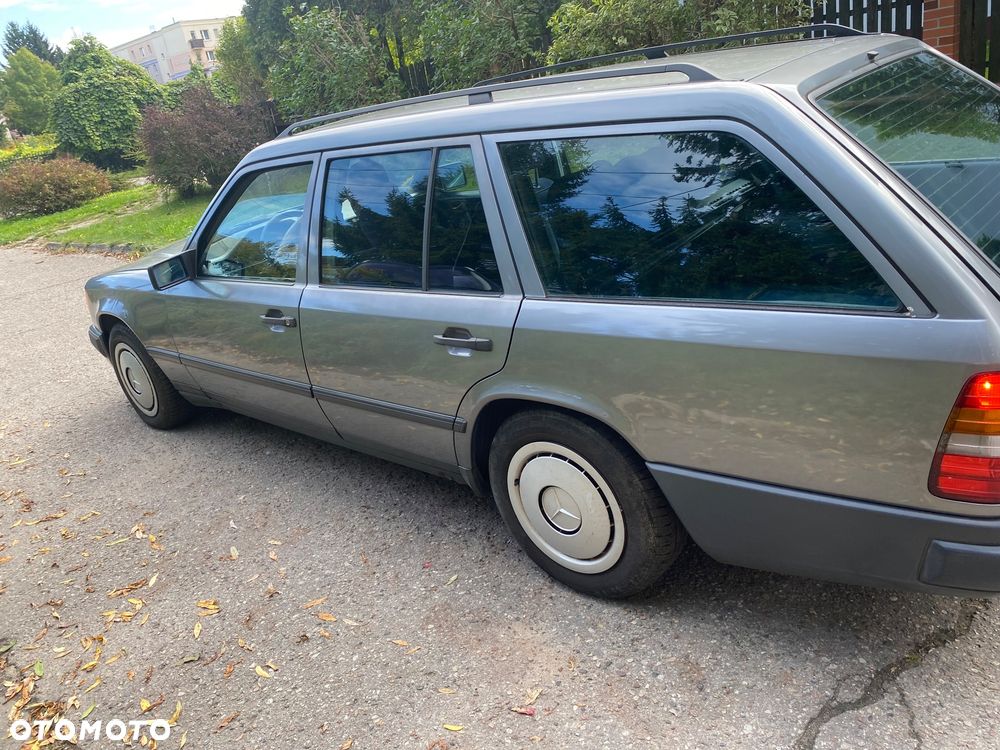 Mercedes-Benz 280 - 4