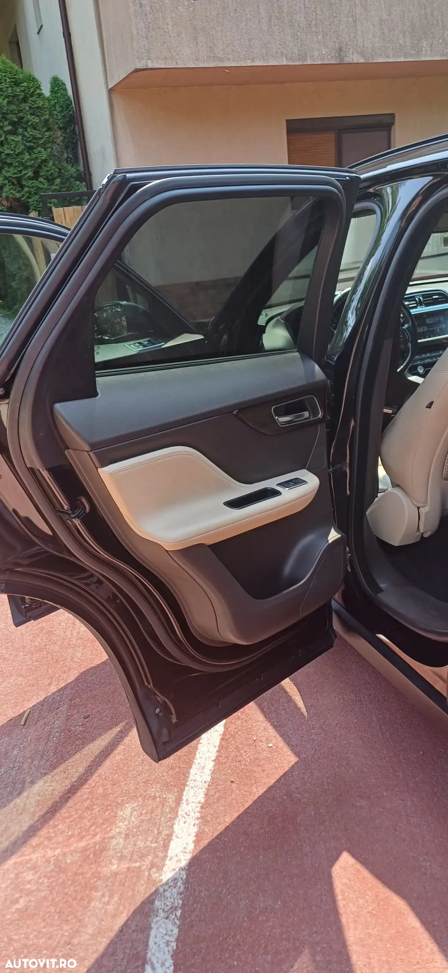 Jaguar F-Pace 20d AWD Portfolio - 15