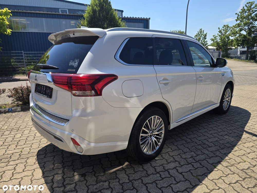 Mitsubishi Outlander 2.4 4WD Top - 12