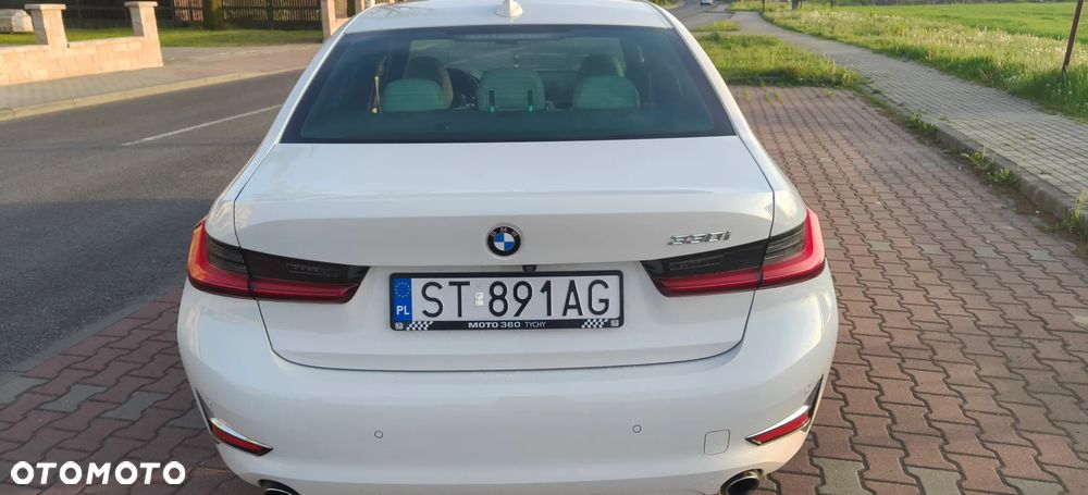 BMW Seria 3 330i - 5