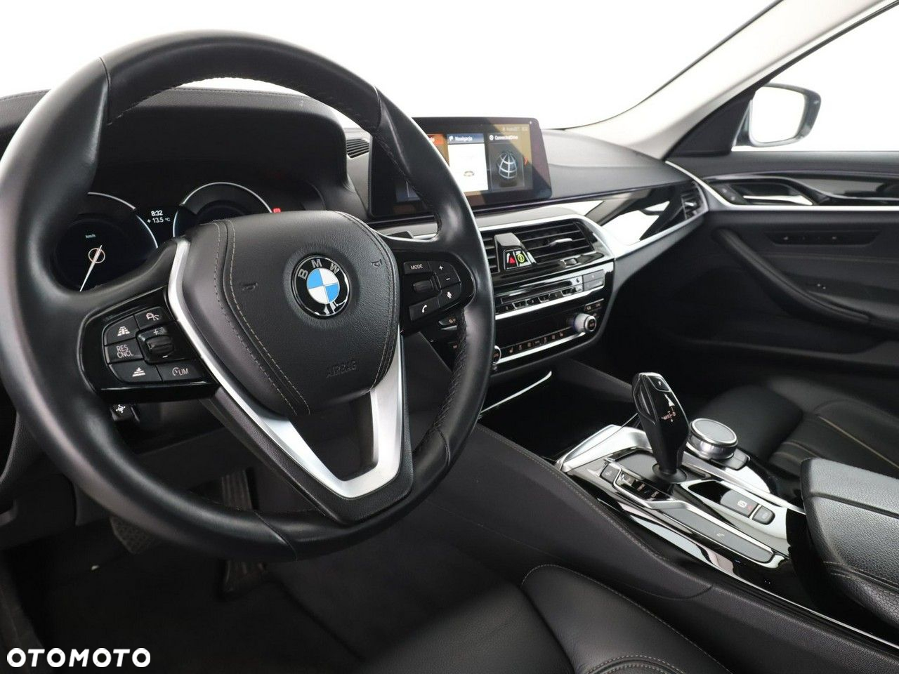 BMW Seria 5 520d Luxury Line - 14