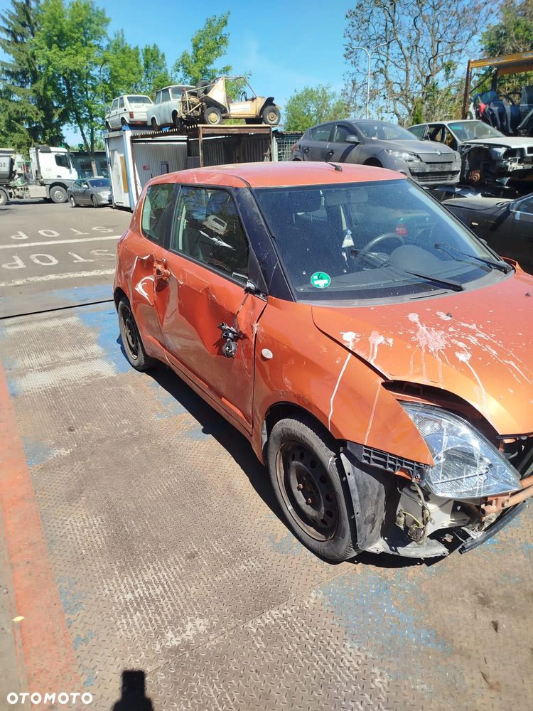 Suzuki Swift na części. - 3