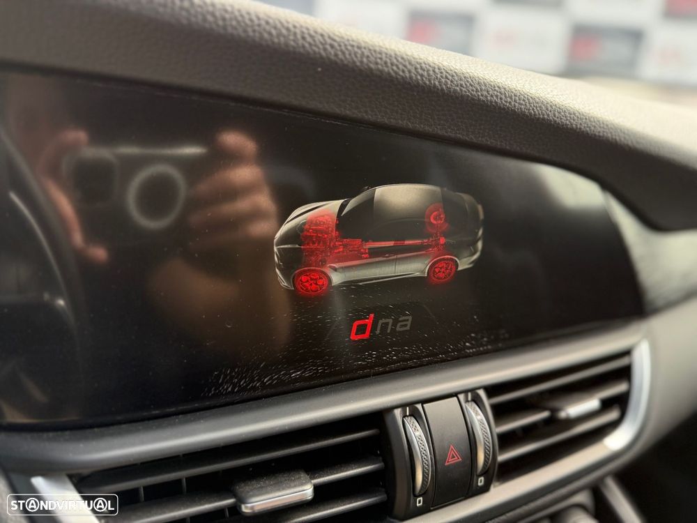 Alfa Romeo Giulia 2.2 D Super AT8 - 38